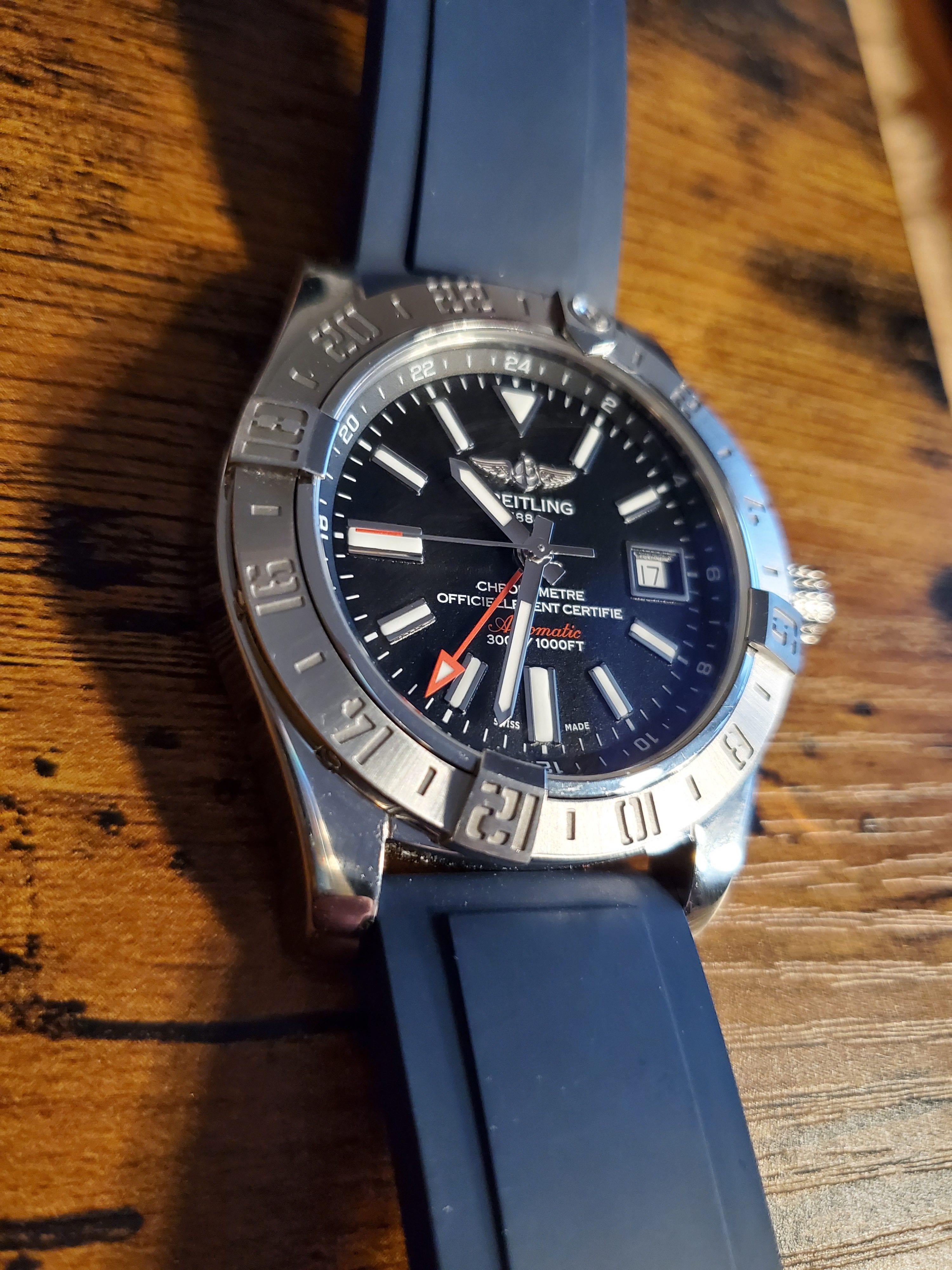 breitling avenger gmt